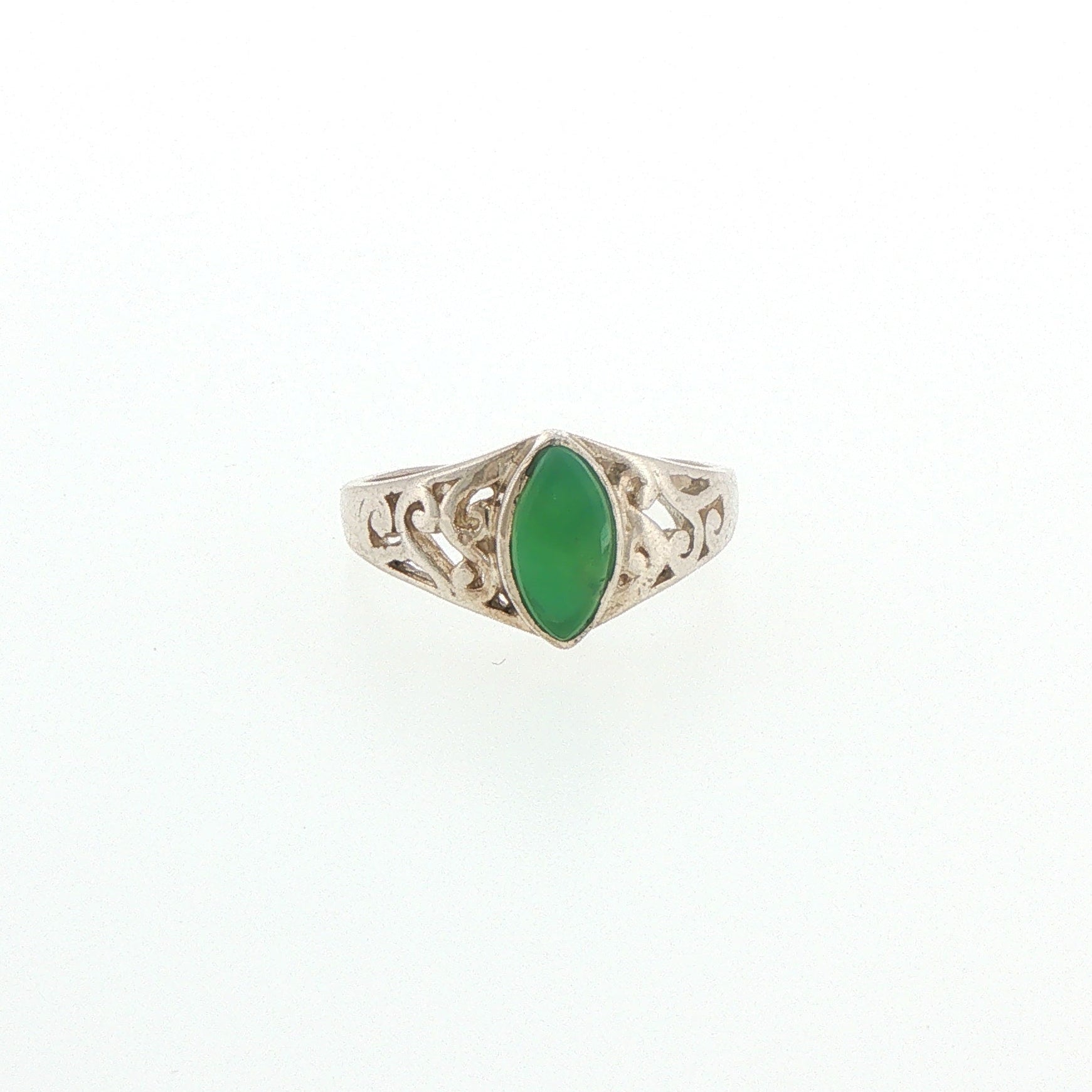 Vintage-Style Silver Filigree Chrysoprase Solitaire Ring