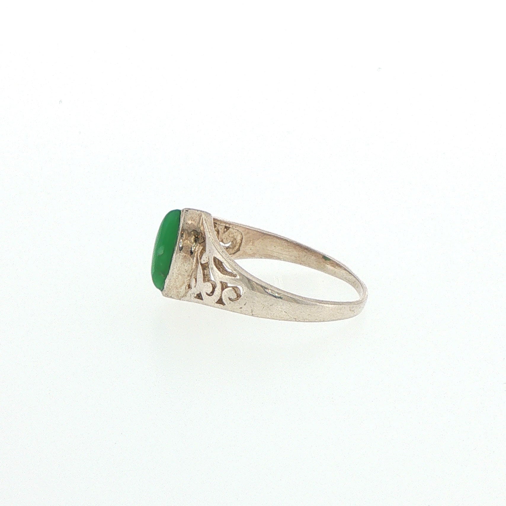 Vintage-Style Silver Filigree Chrysoprase Solitaire Ring