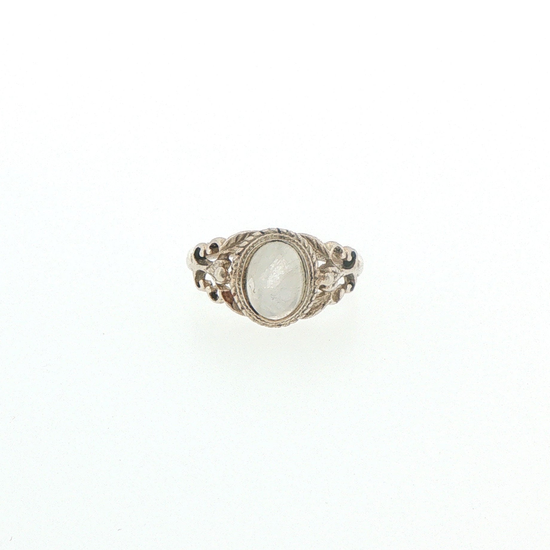 Vintage Style Filigree Moonstone Solitaire Ring in Silver