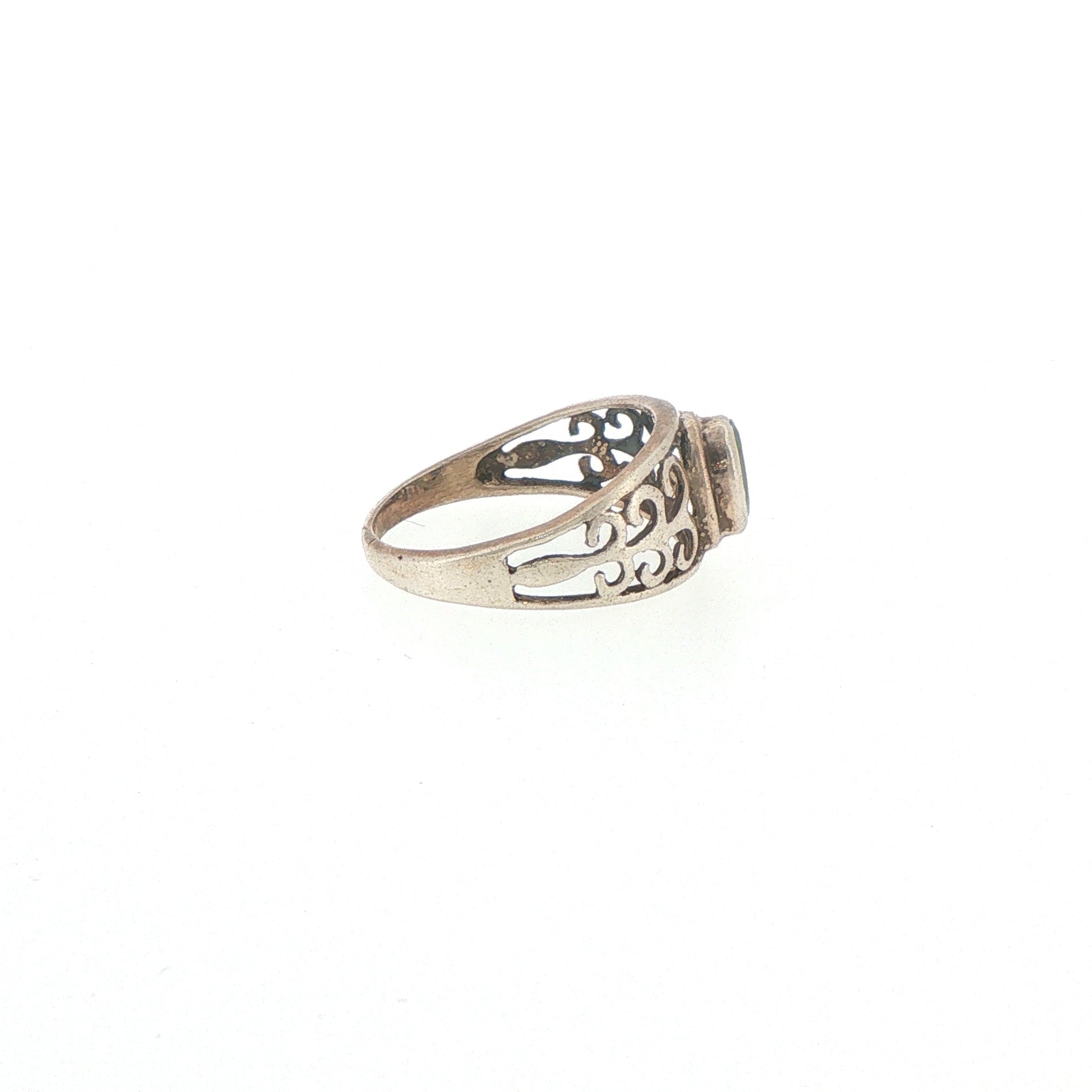 Vintage-Style Silver Peridot Scrollwork Solitaire Ring
