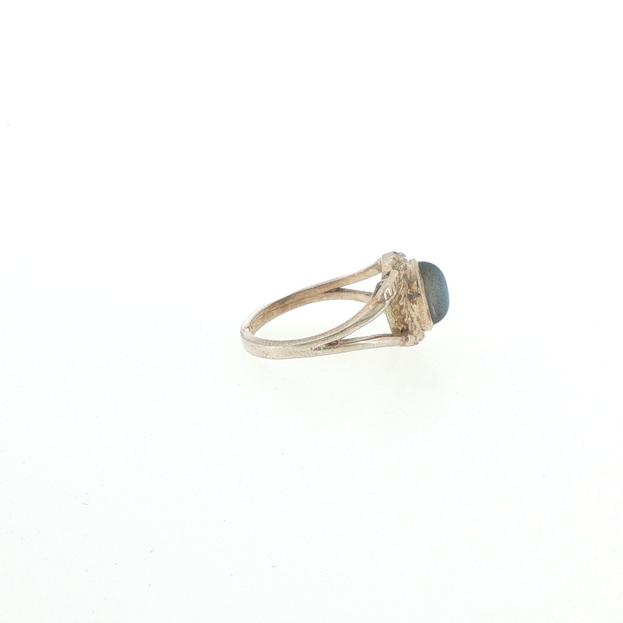 Oval Labradorite Rope Bezel Solitaire Ring in Silver