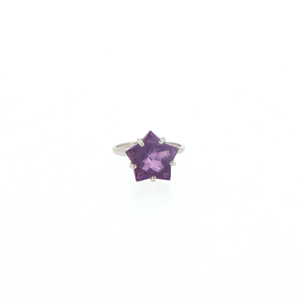 Star-Cut Amethyst Solitaire Ring in Silver