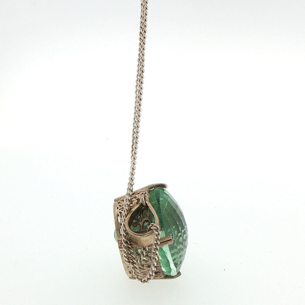 Silver Oval Green Quartz Pendant Necklace