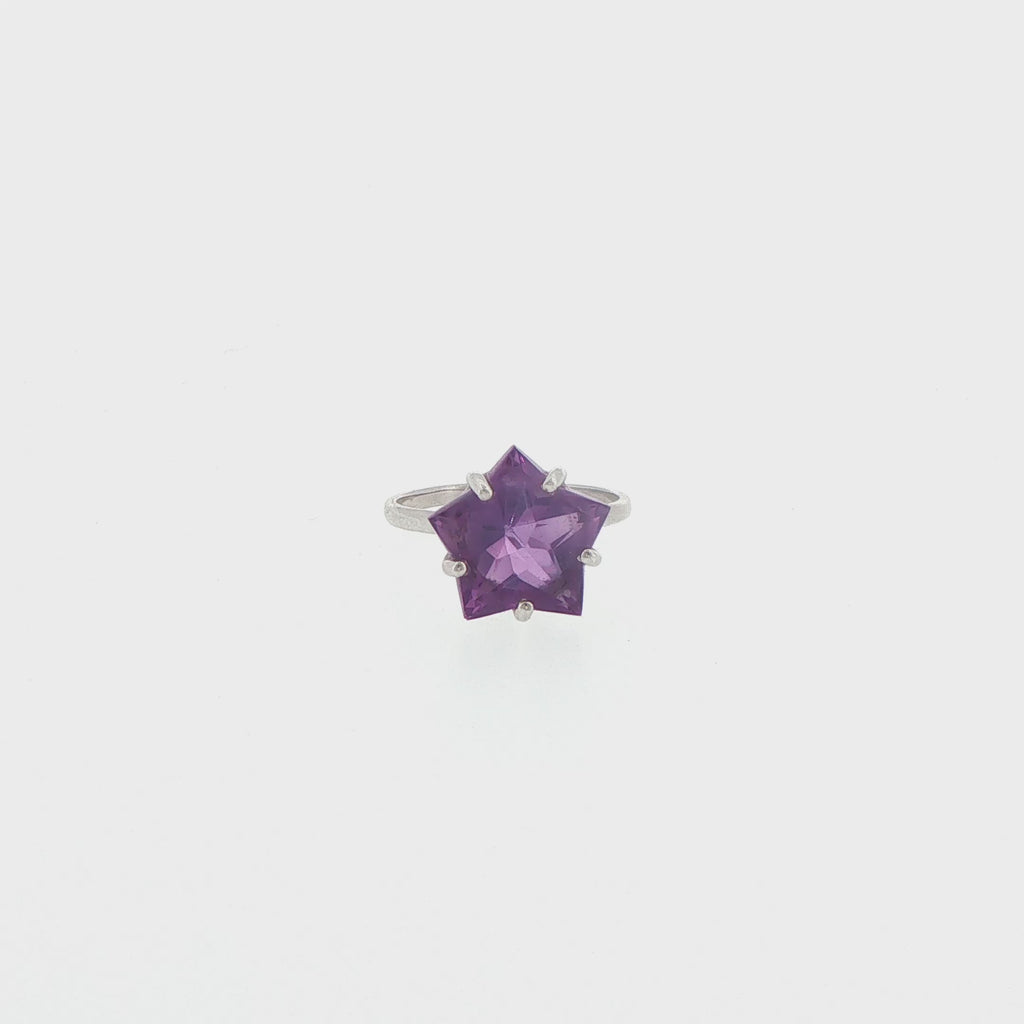 Star-Cut Amethyst Solitaire Ring in Silver